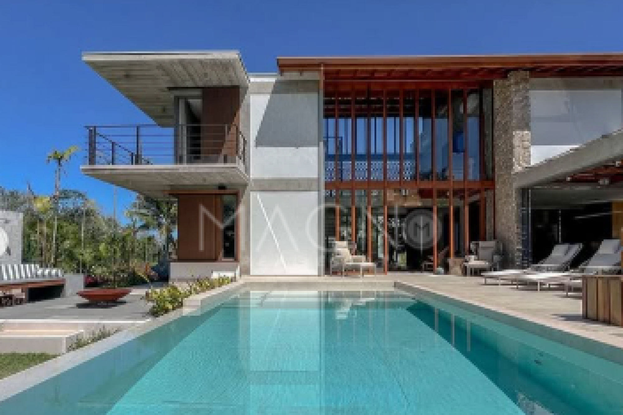 Luxuosa Casa 3 Suítes 