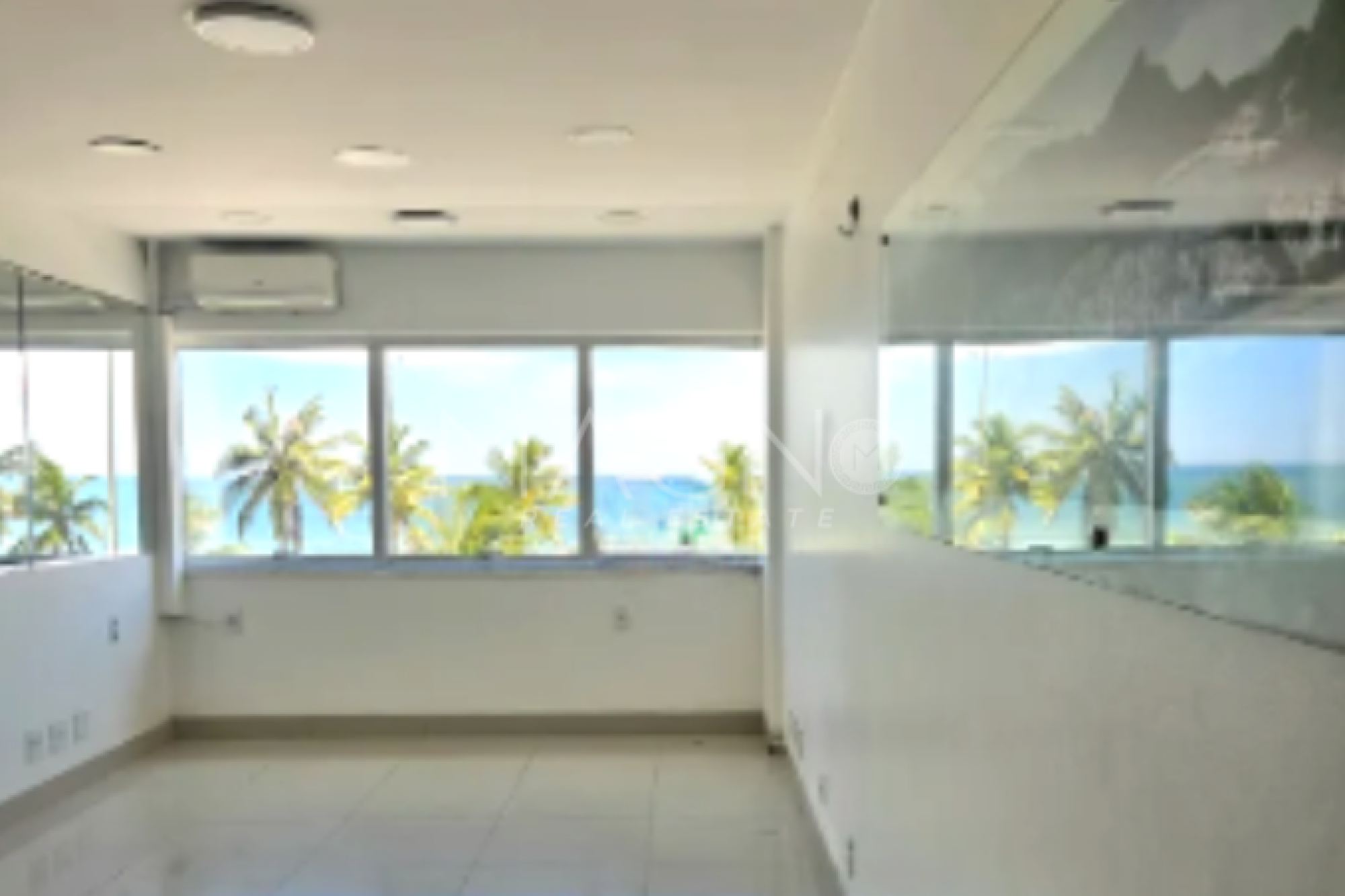 Conjunto Comercial na Barra