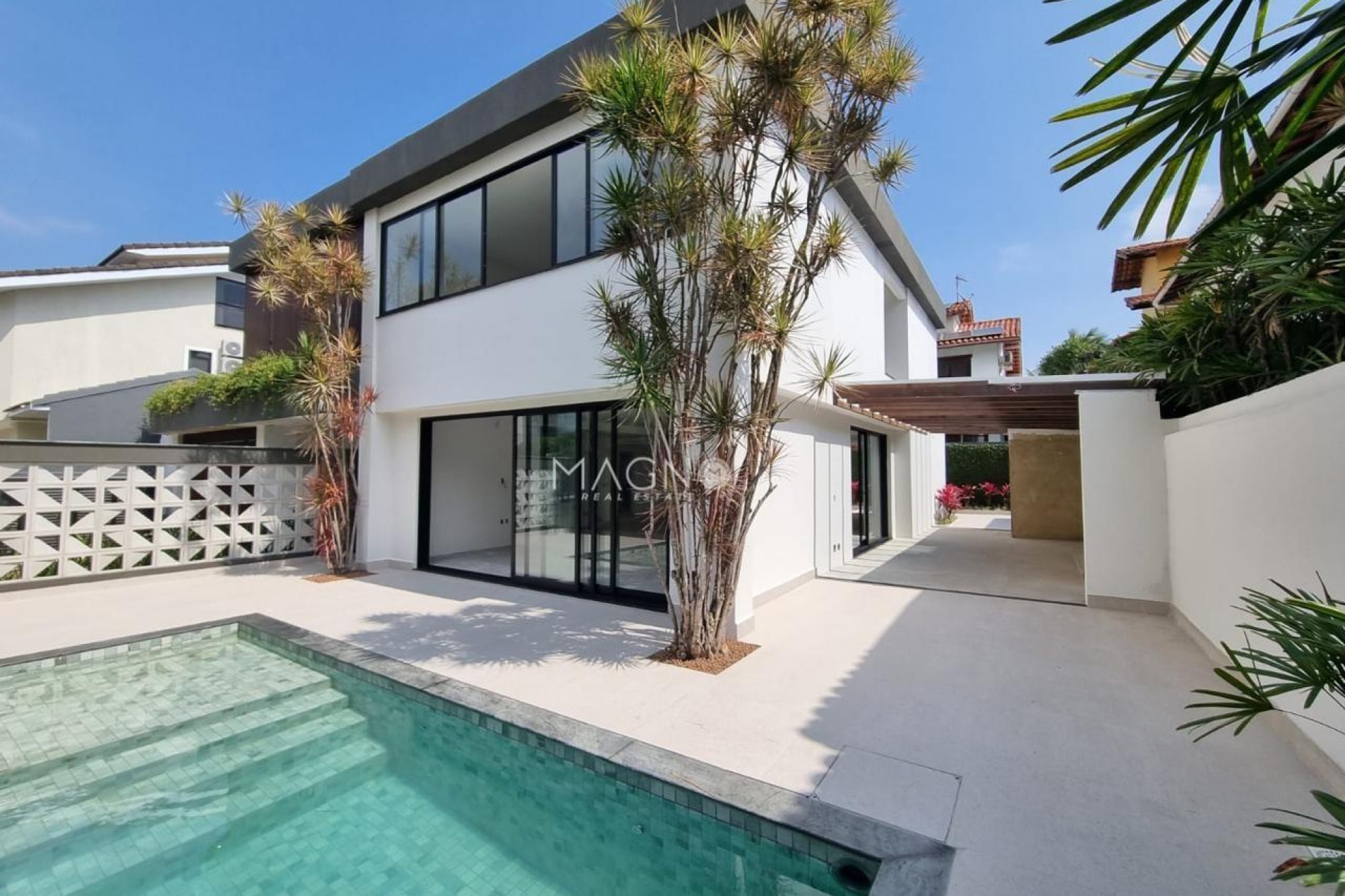 Casa Contemporânea à Venda no Jardim Nova Barra Barra da Tijuca
