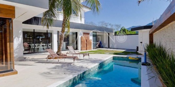 Luxuosa Tríplex 4 Suítes em Barra de Itaúna