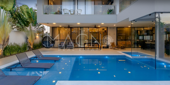 Luxuosa Casa em Alphaville na Barra