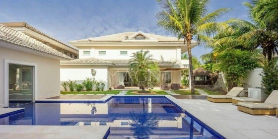 Casa com 4 Suítes no Quintas do Rio
