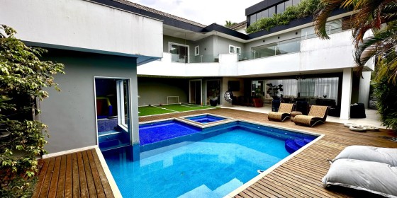 Casa a venda e locação no condomínio Quintas do Rio Barra da Tijuca 