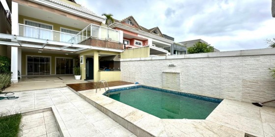Casa de Condomínio com 4 Quartos para alugar, 400m² - Barra da Tijuca