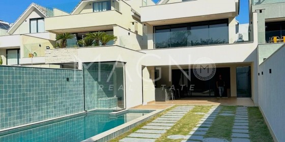 Casa com Piscina na Barra da Tijuca 4 Quartos