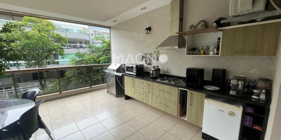 Amplo Apartamento de 190m² com 3 Quartos e 2 Suítes no Recreio dos Bandeirantes