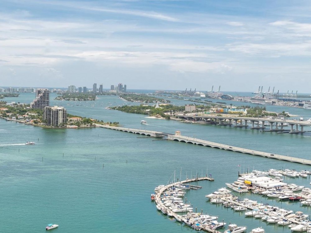 Apartamento Edgewater, FL 33132 · foto 2 de 9