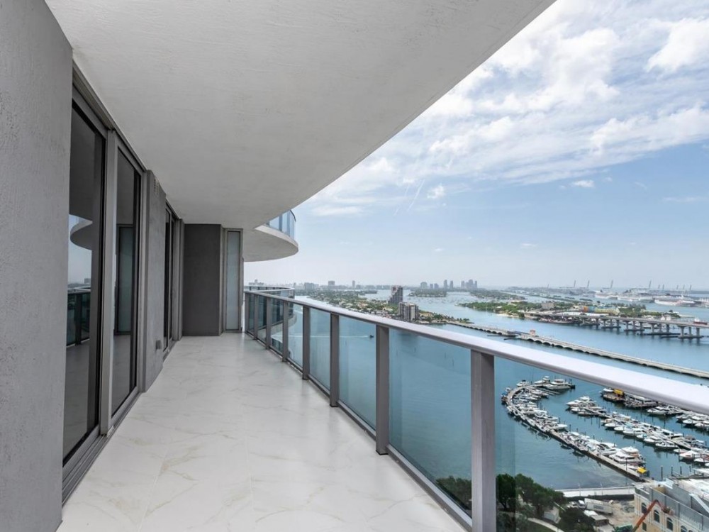 Apartamento Edgewater, FL 33132 · foto 3 de 9