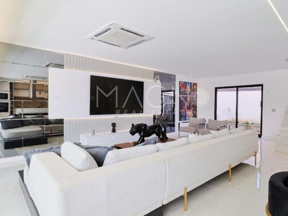 Luxuosa Tríplex 4 Suítes em Barra de Itaúna · foto 15 de 24