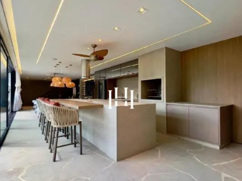 Casa com 5 Suítes, Campo e Piscina na Barra da Tijuca | 800m² · foto 15 de 20