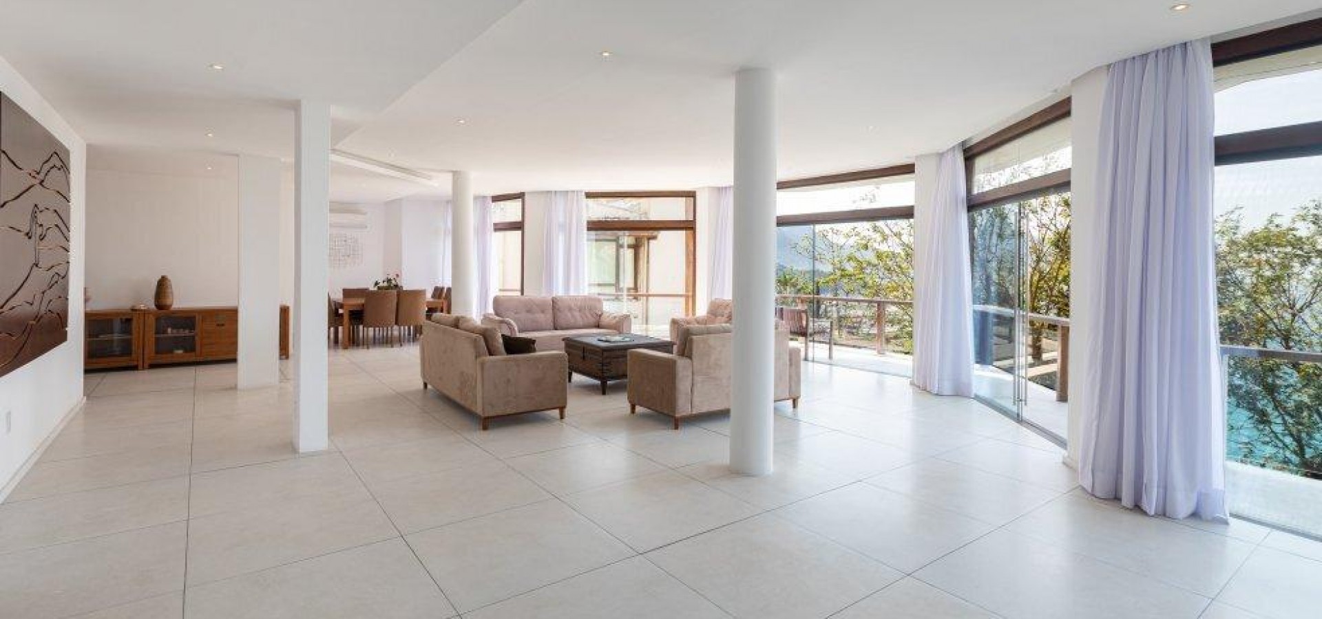 Casa com linda vista  no Joá