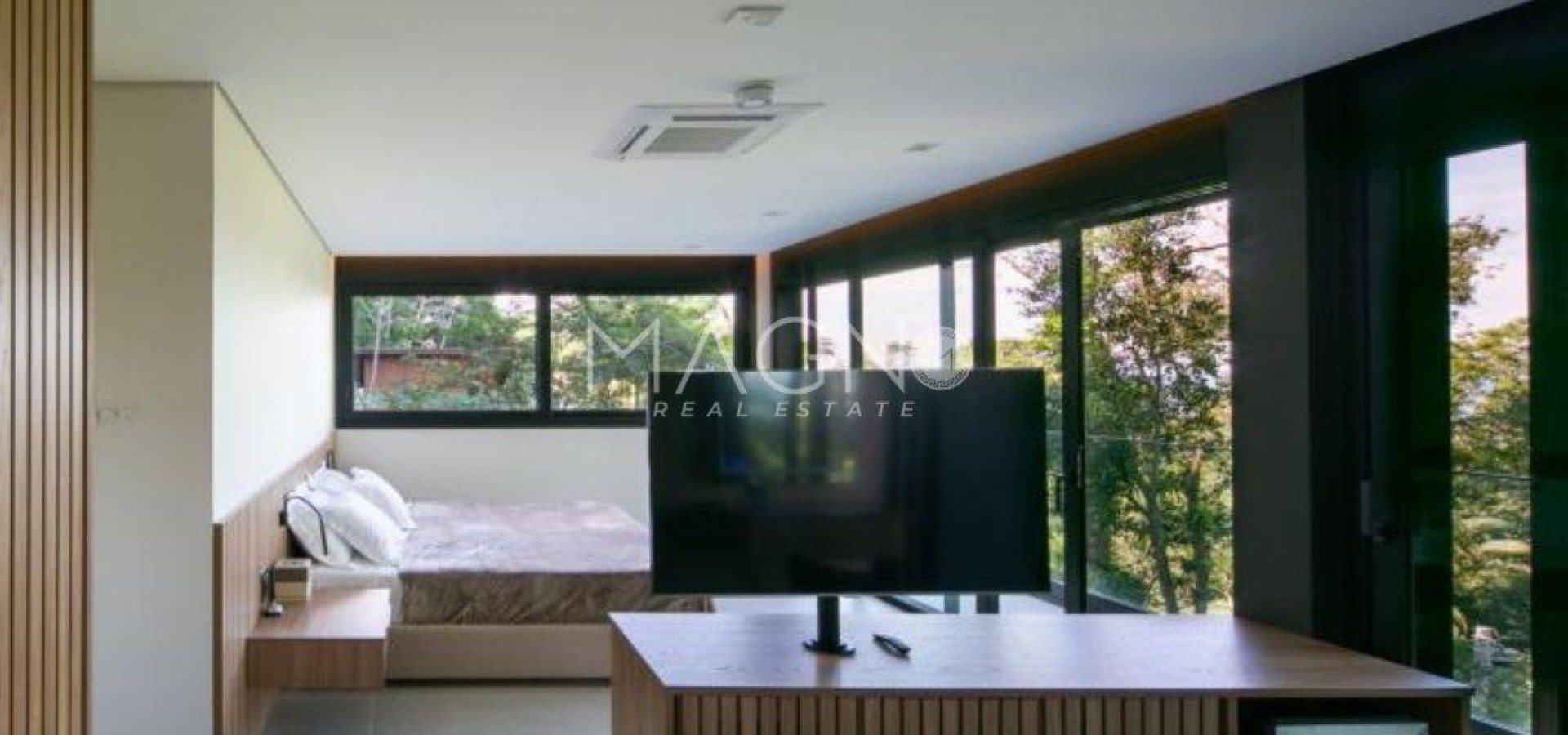 Luxuosa mansão de condomínio no Guarujá