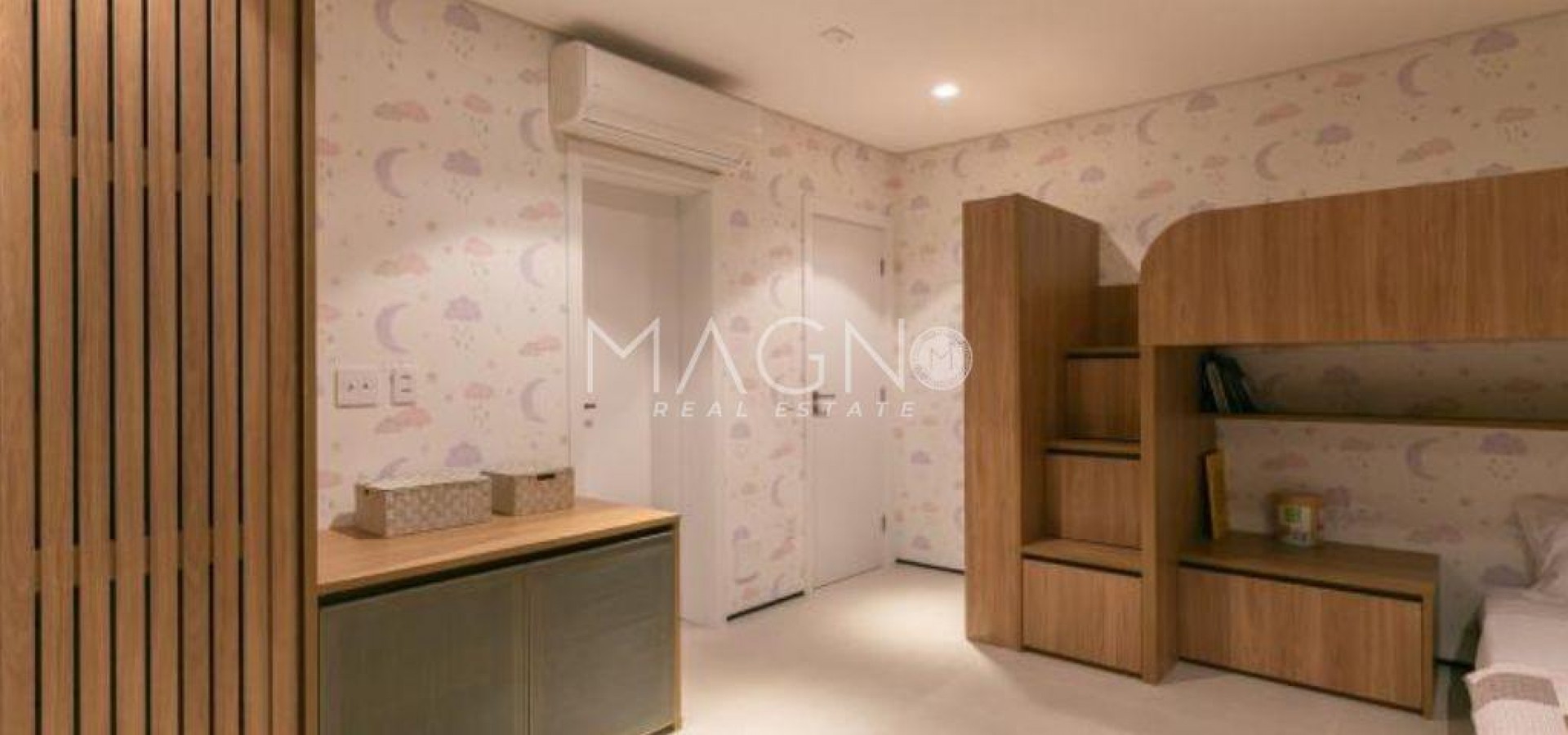 Luxuosa mansão de condomínio no Guarujá