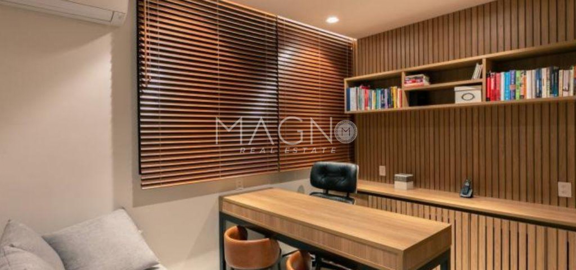 Luxuosa mansão de condomínio no Guarujá