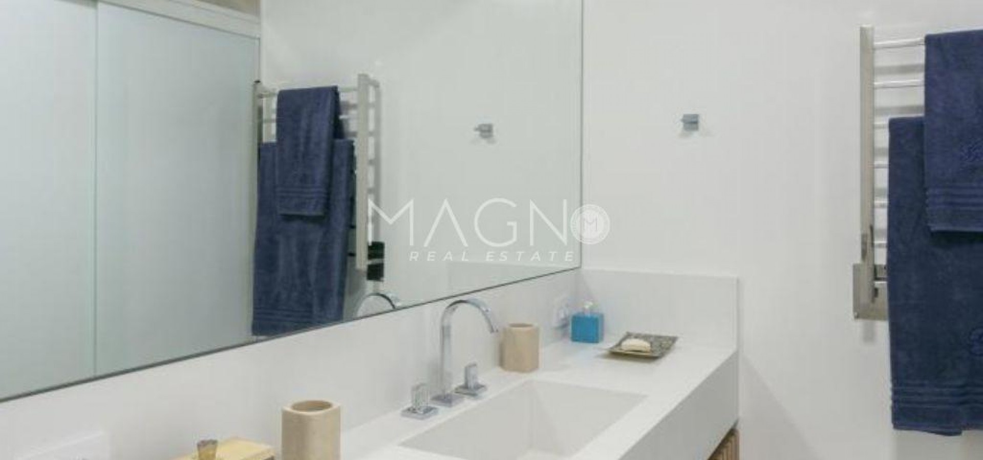 Luxuosa mansão de condomínio no Guarujá
