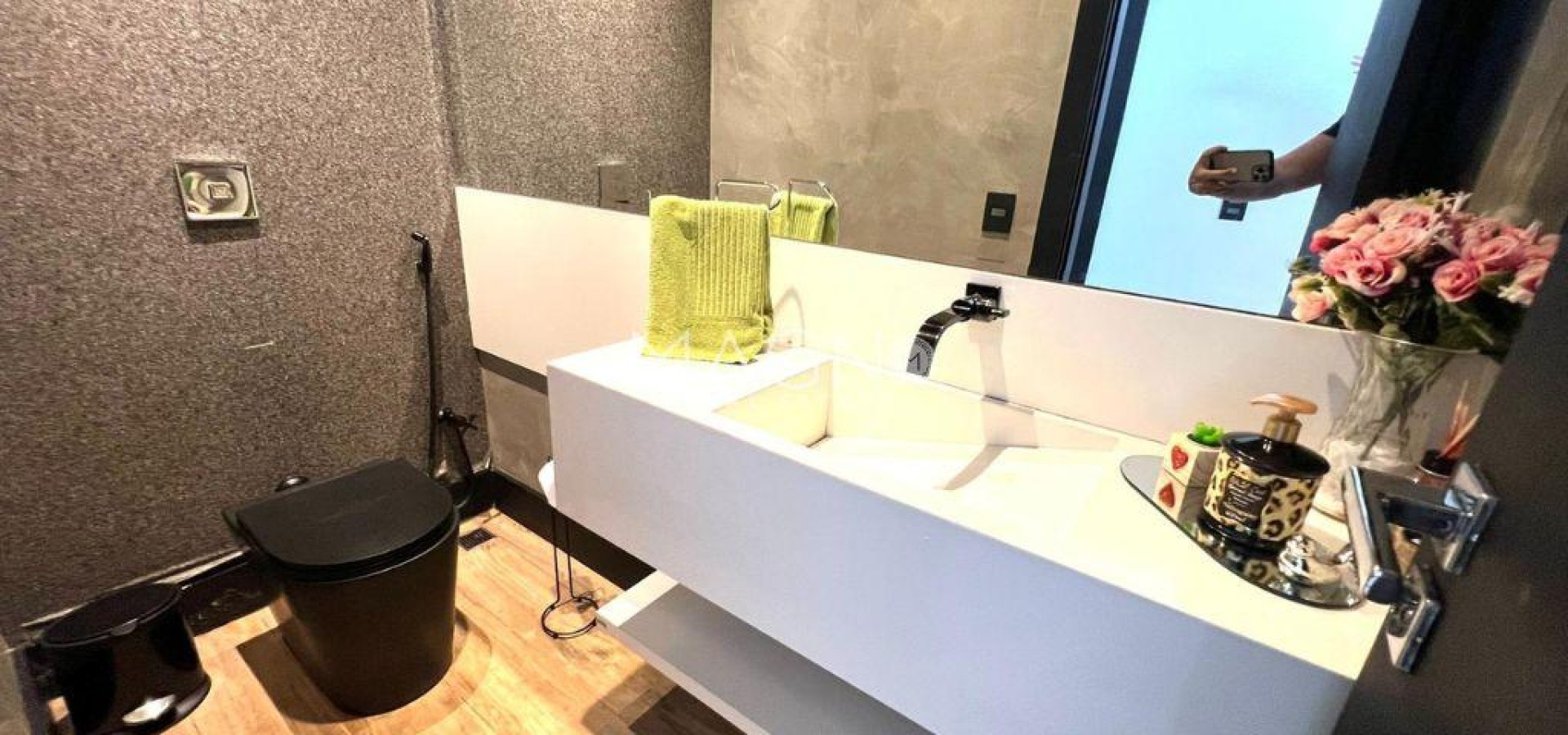 Lindíssima casa linear para locação mobiliada. 