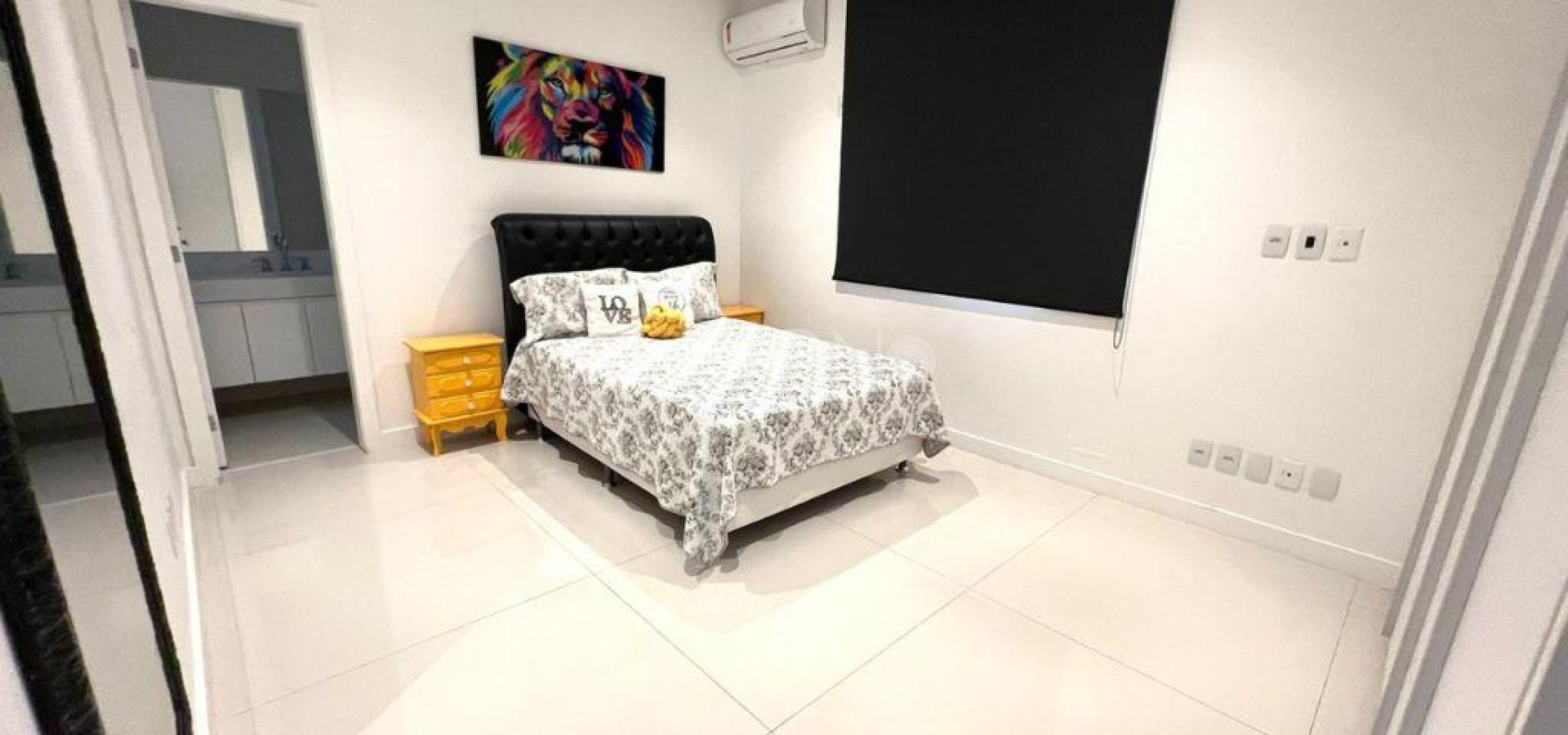 Lindíssima casa linear para locação mobiliada. 