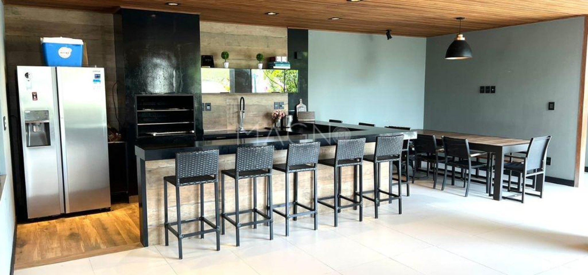 Lindíssima casa linear para locação mobiliada. 