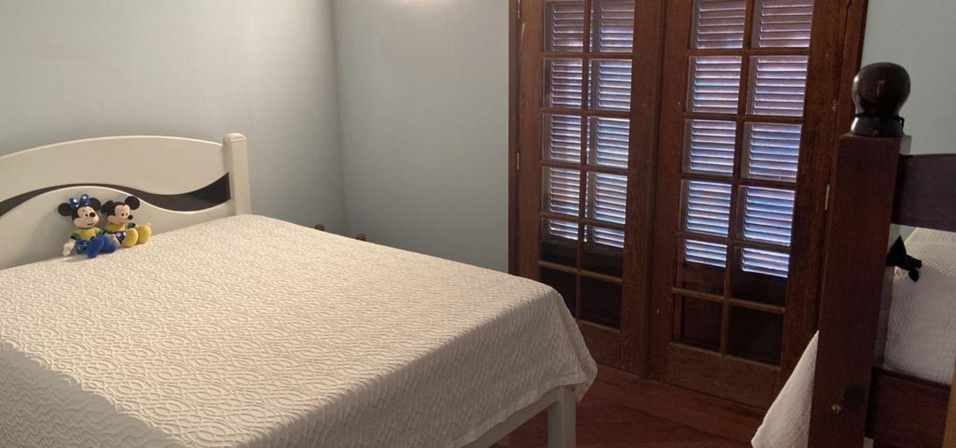 Maravilhosa casa Duplex no Condomínio Vale dos Hibiscus 
