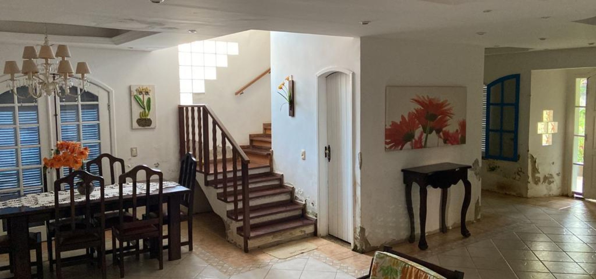 Maravilhosa casa Duplex no Condomínio Vale dos Hibiscus 