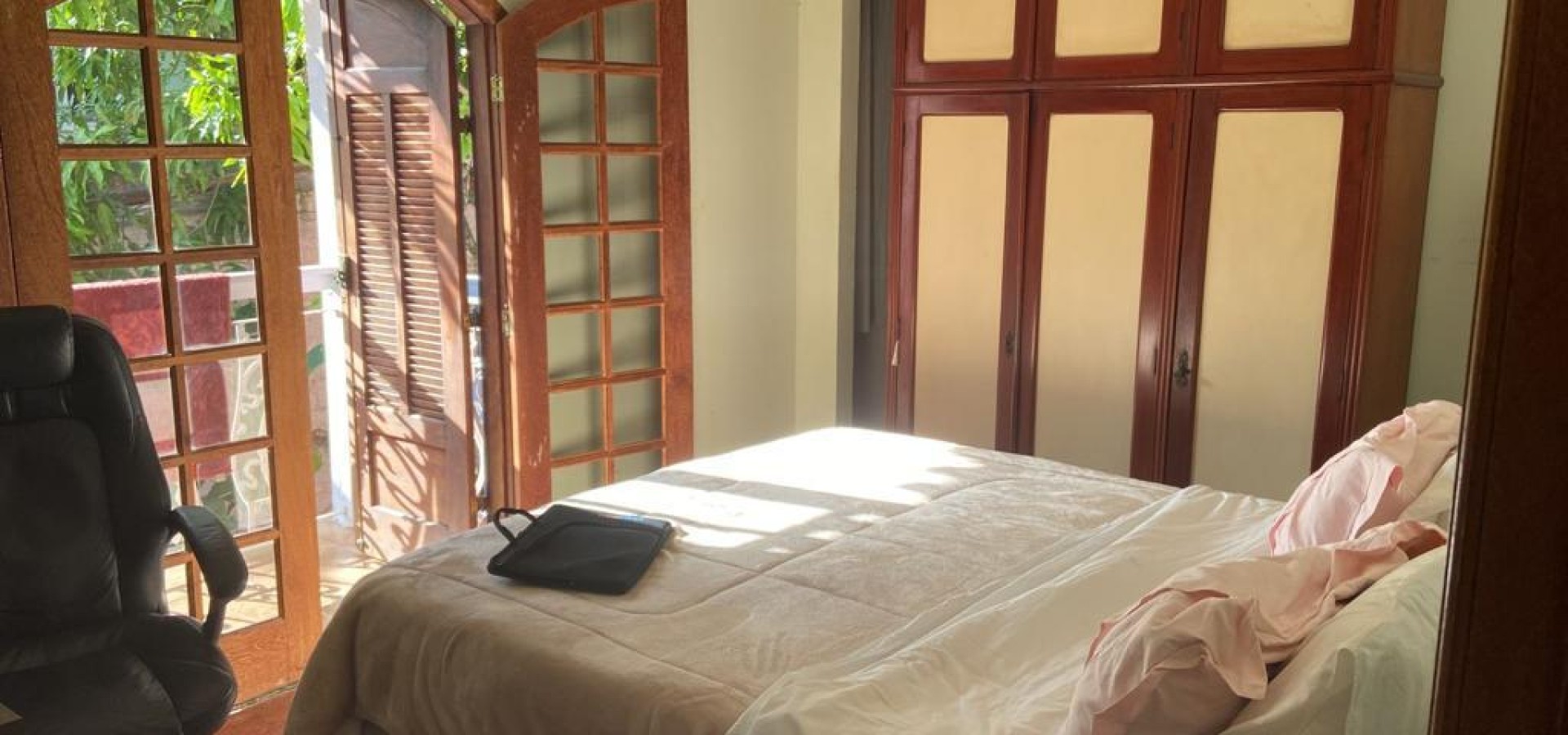 Maravilhosa casa Duplex no Condomínio Vale dos Hibiscus 