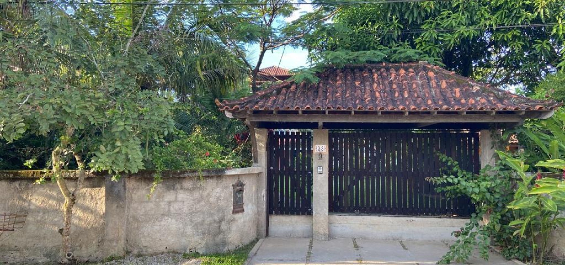 Maravilhosa casa Duplex no Condomínio Vale dos Hibiscus 