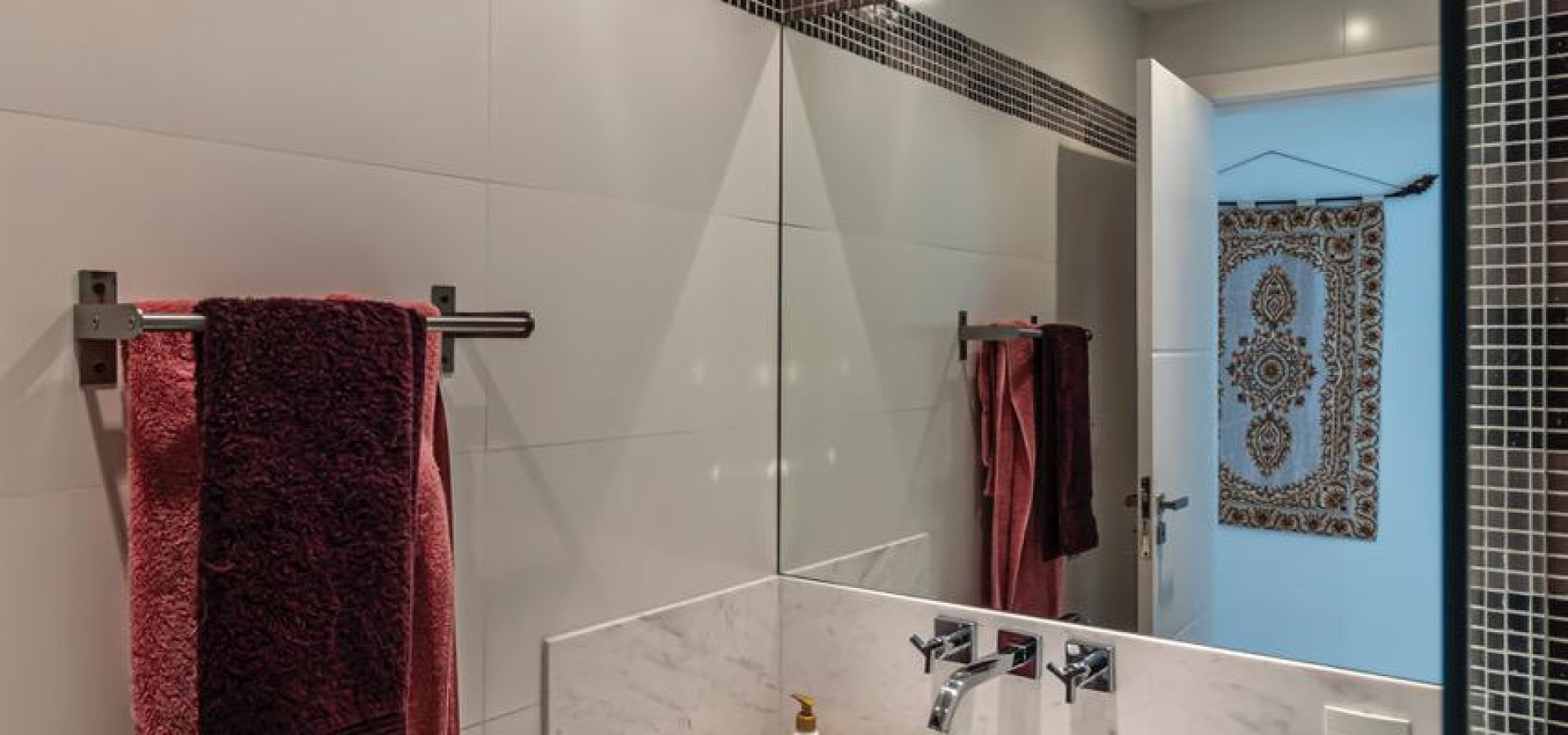 Excelente casa com lindo projeto no condomínio Del Lago