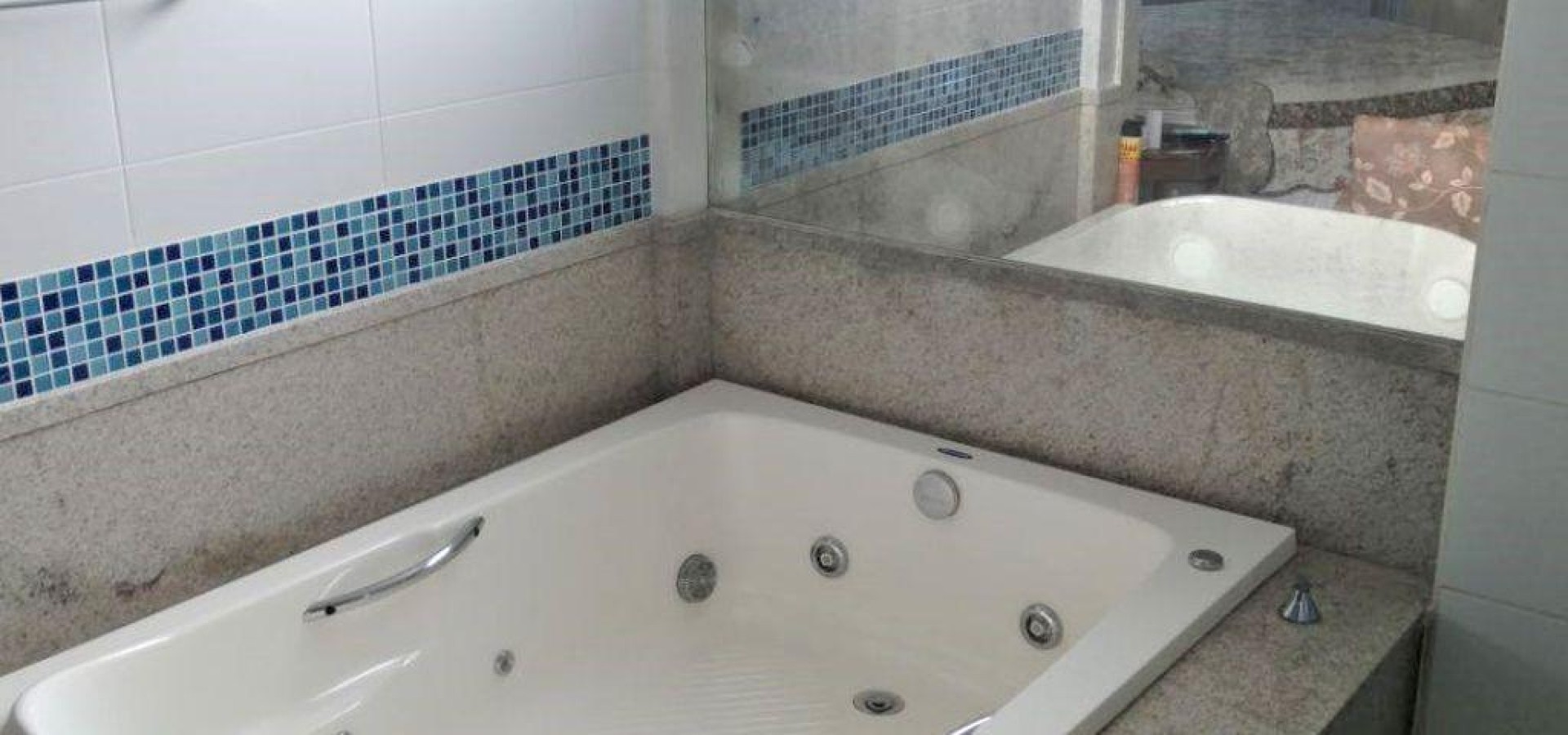 Luxuoso apartamento em Guarapari
