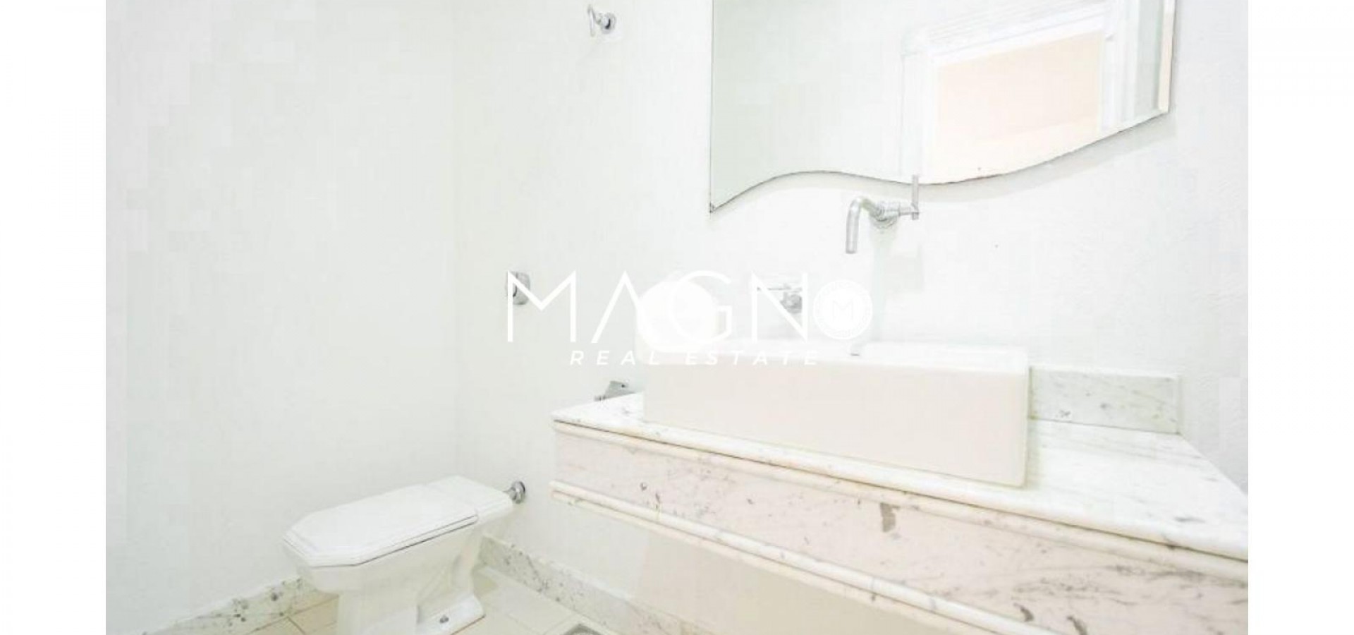 Luxuosa casa com 5 suítes na Barra da Tijuca