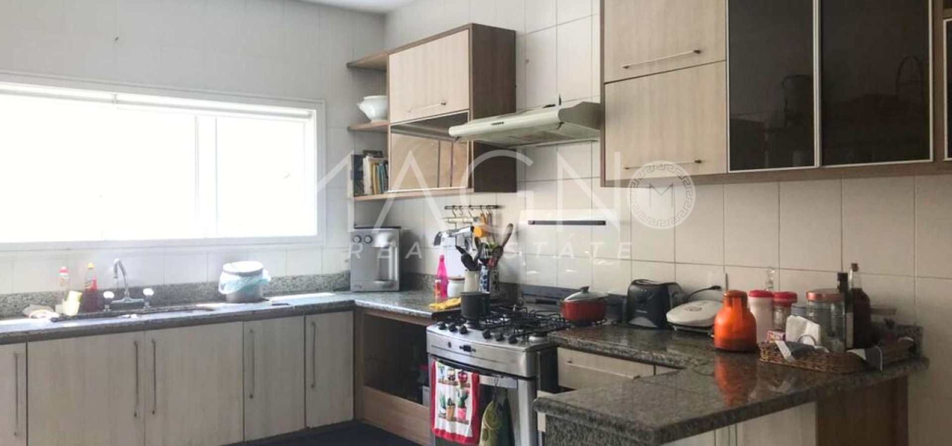 Casa triplex no condomínio Interlagos de Itauna