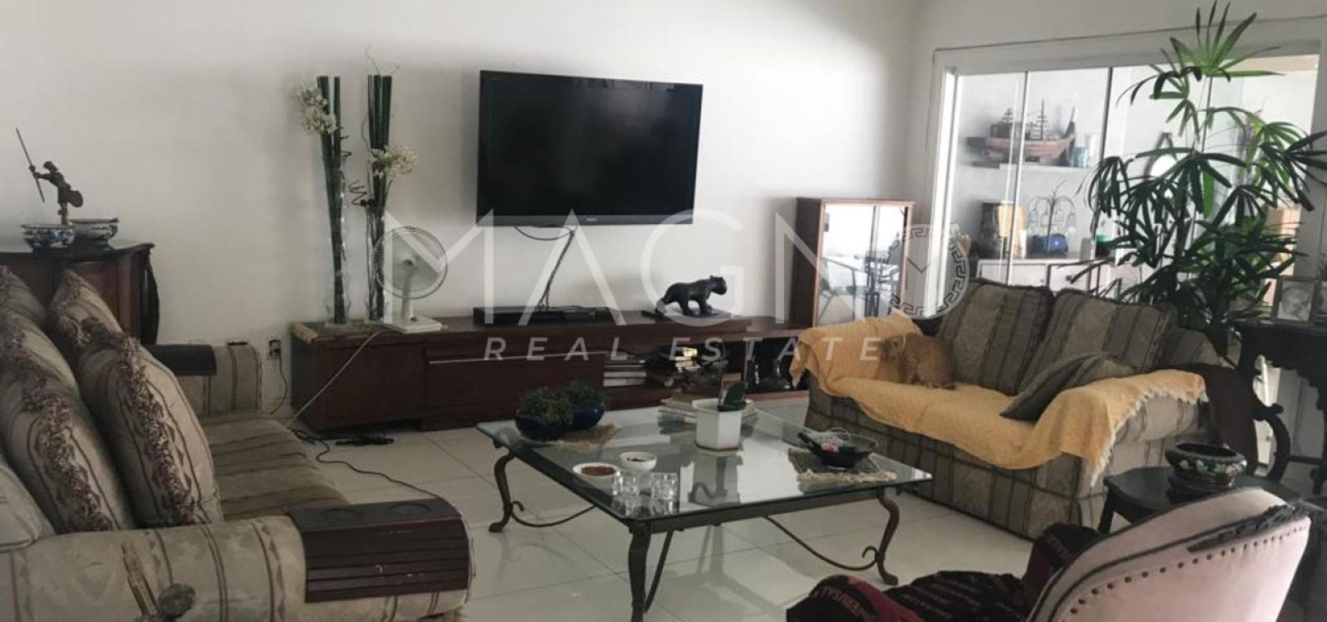 Casa triplex no condomínio Interlagos de Itauna