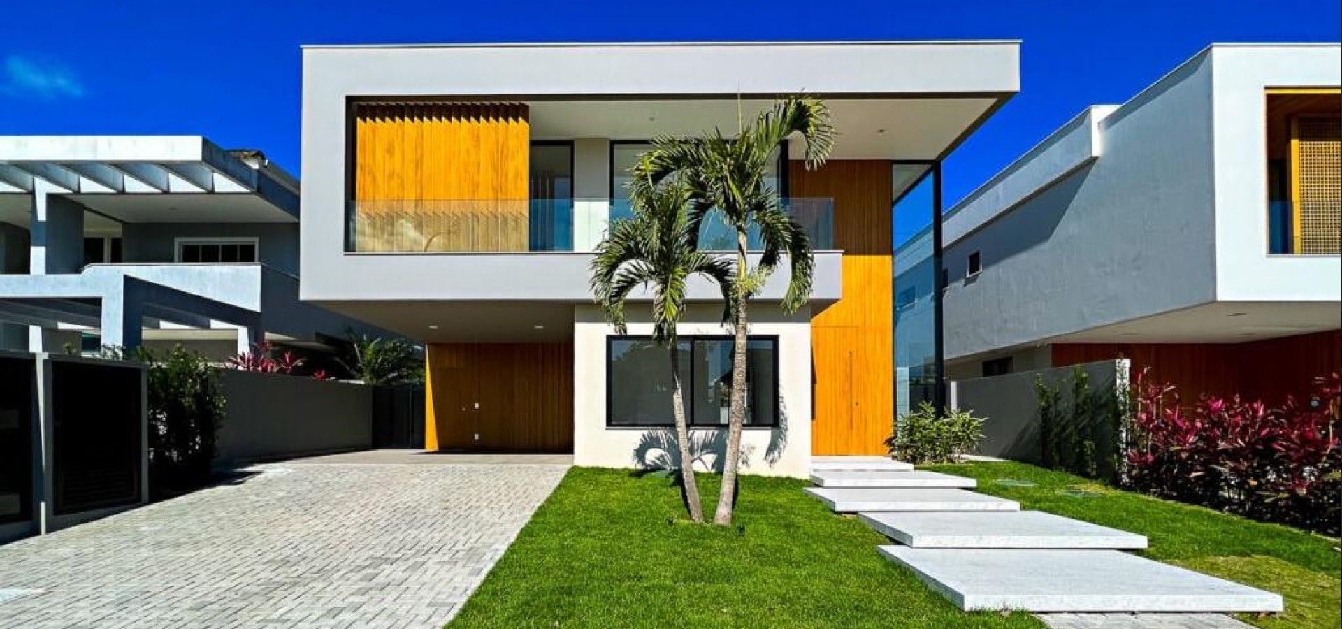 CASA  COM 4 SUÍTES NO ALPHAVILLE