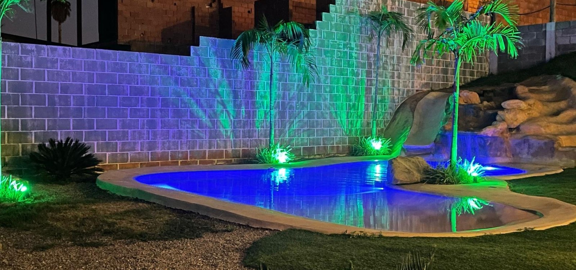 Linda Casa de campo, com 1000m2