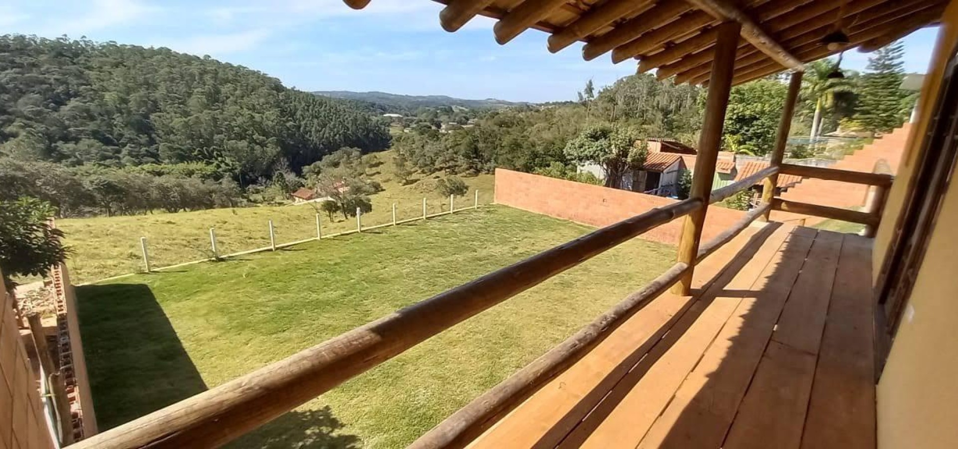 Linda Casa de campo, com 1000m2