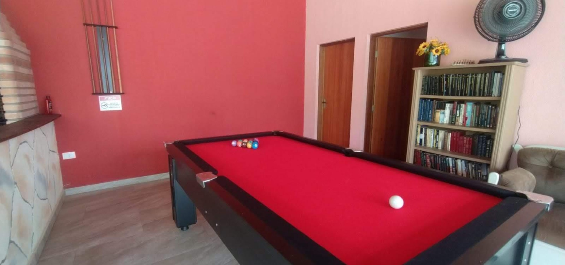 Linda Casa de campo, com 1000m2