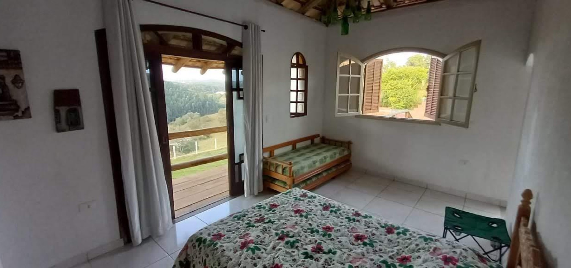 Linda Casa de campo, com 1000m2