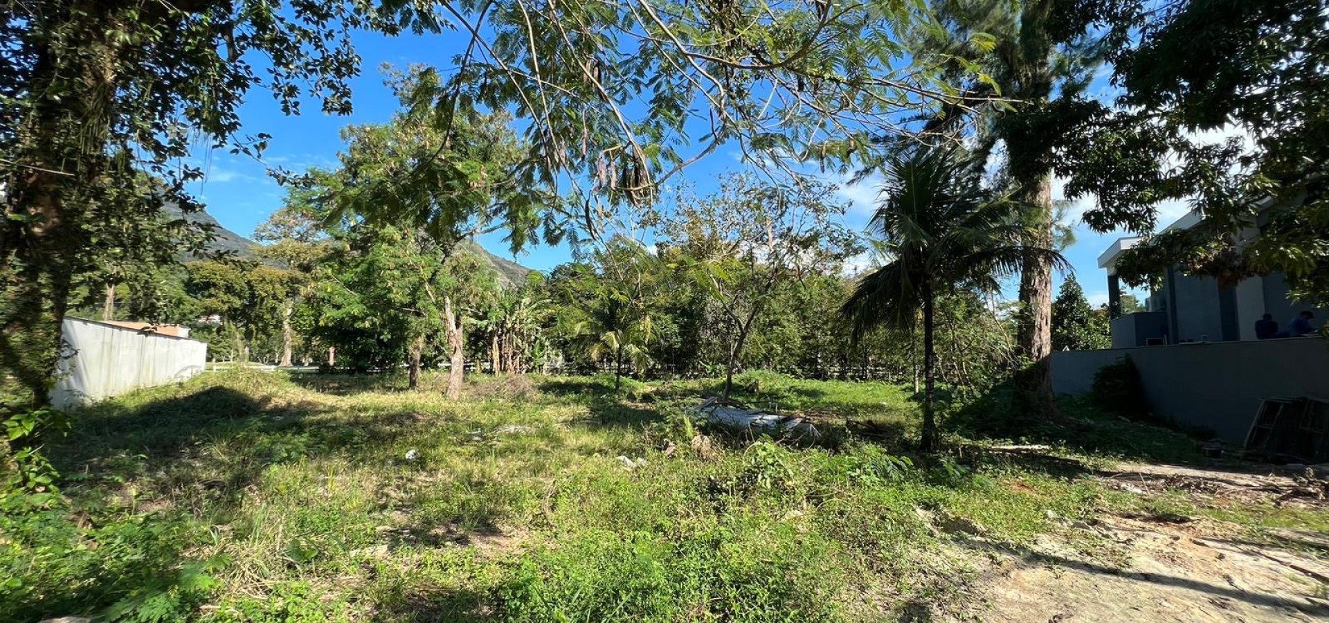 Terreno a venda no itanhanga!