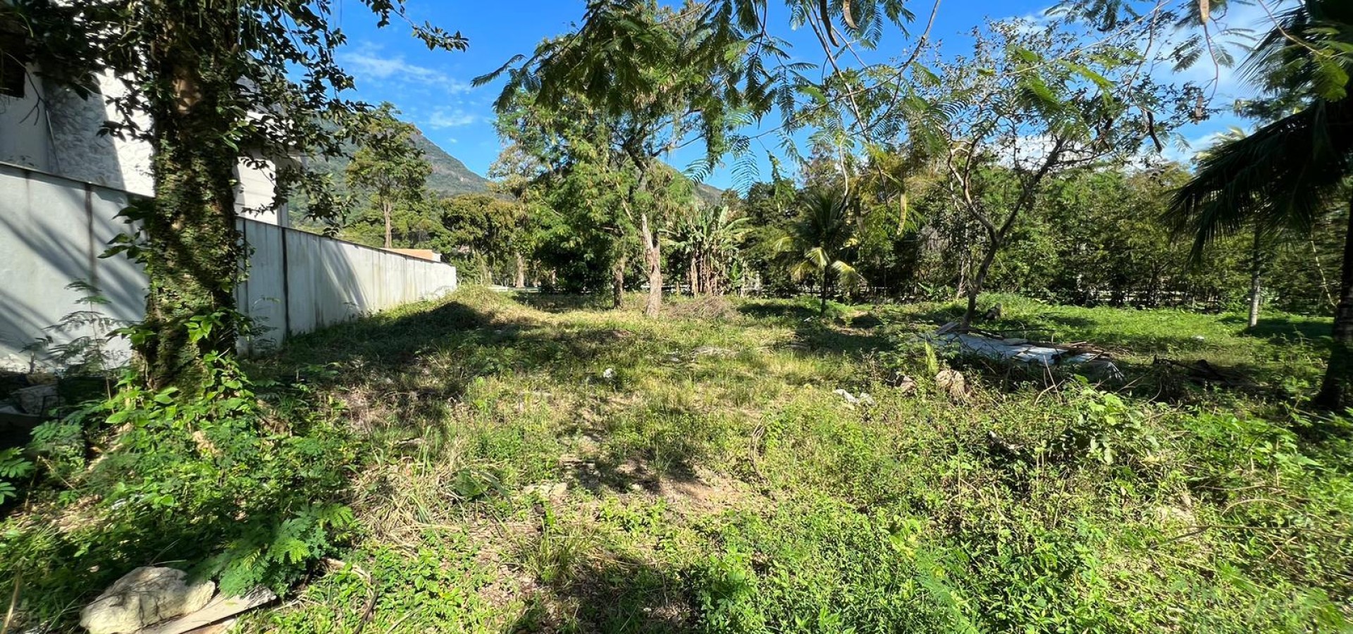 Terreno a venda no itanhanga!