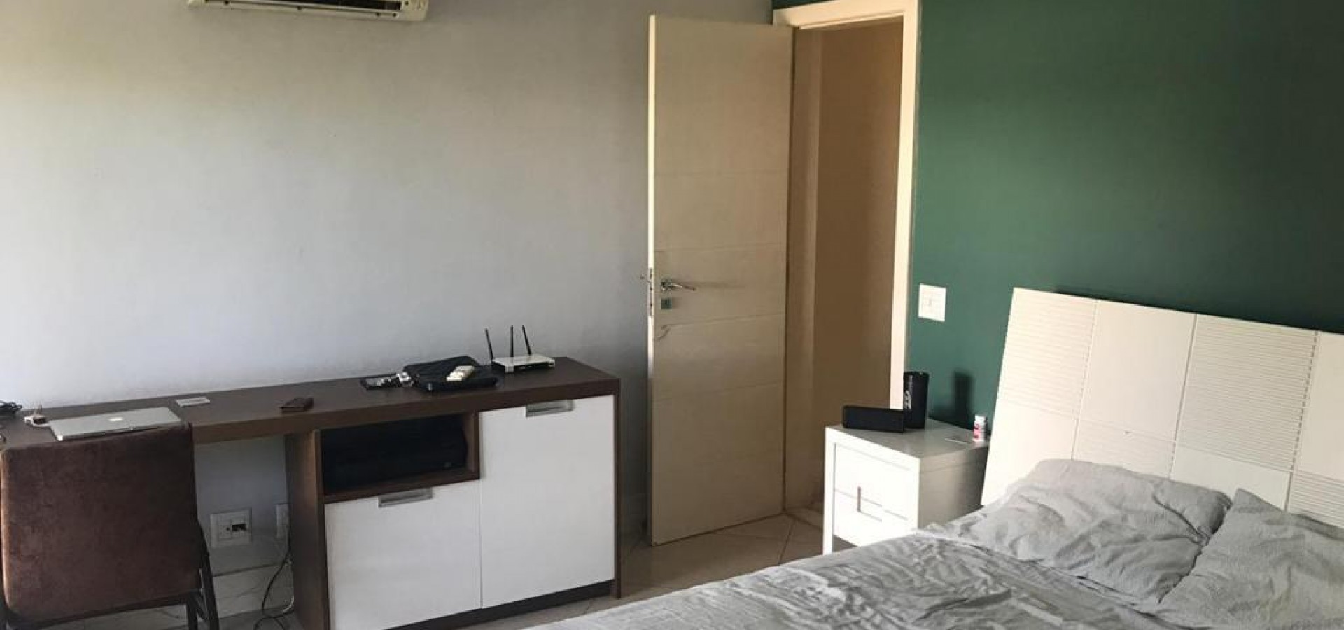 Lindíssima casa mobiliada para locação no condomínio Quintas do Rio - Barra da Tijuca. 