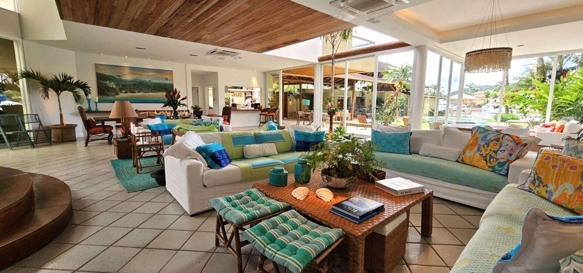 Casa Alto Padrão, Bem Decorada em Angra