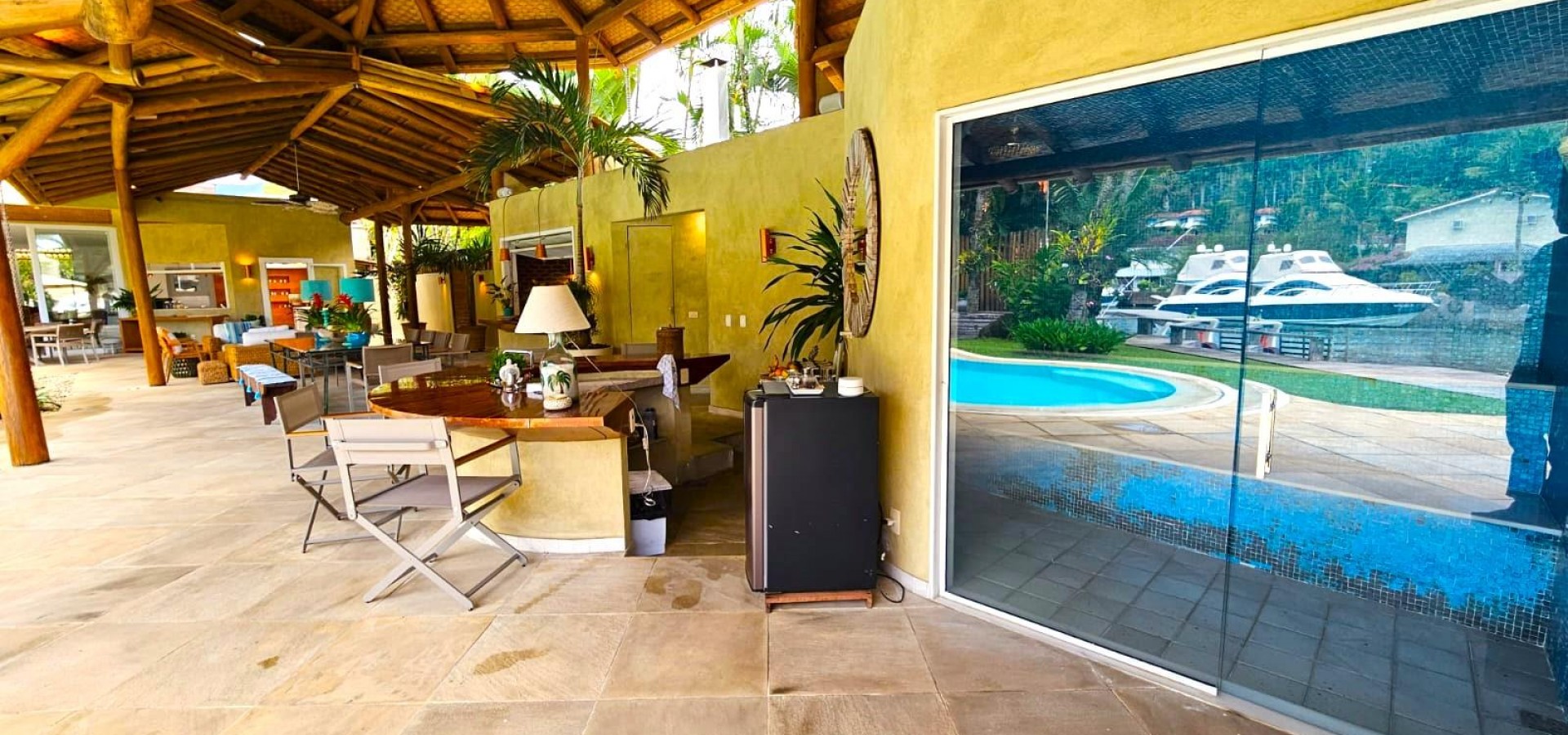 Casa Alto Padrão, Bem Decorada em Angra