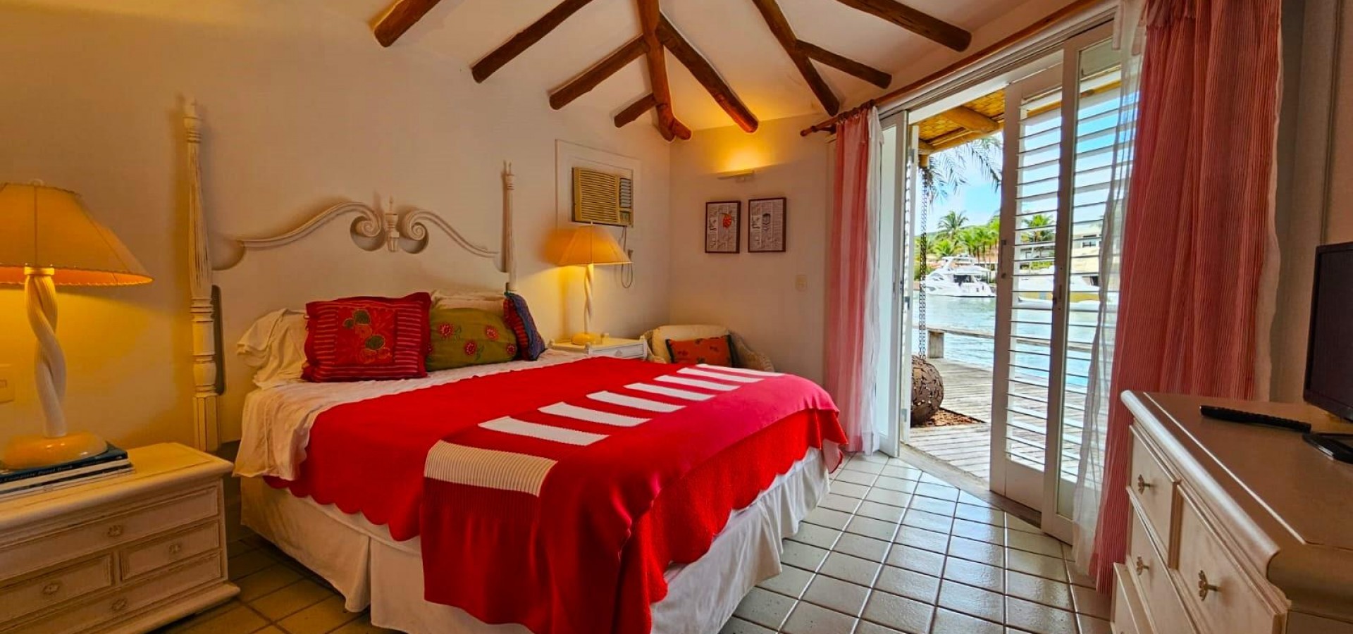 Casa Alto Padrão, Bem Decorada em Angra