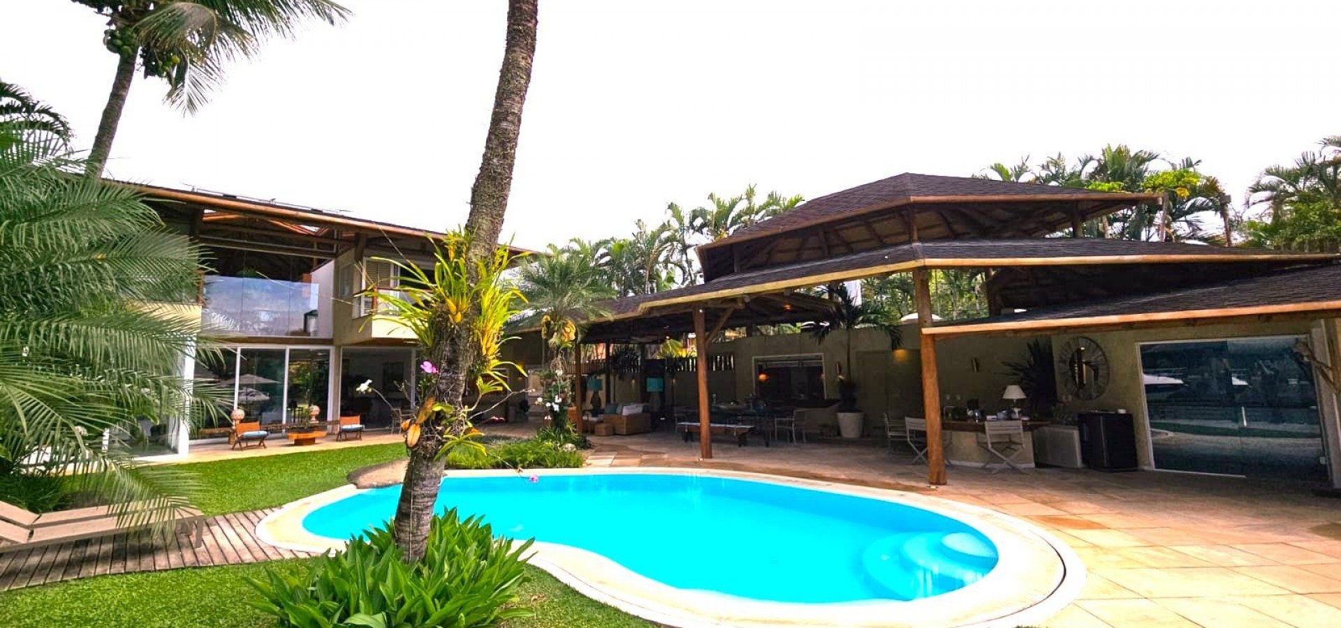 Casa Alto Padrão, Bem Decorada em Angra