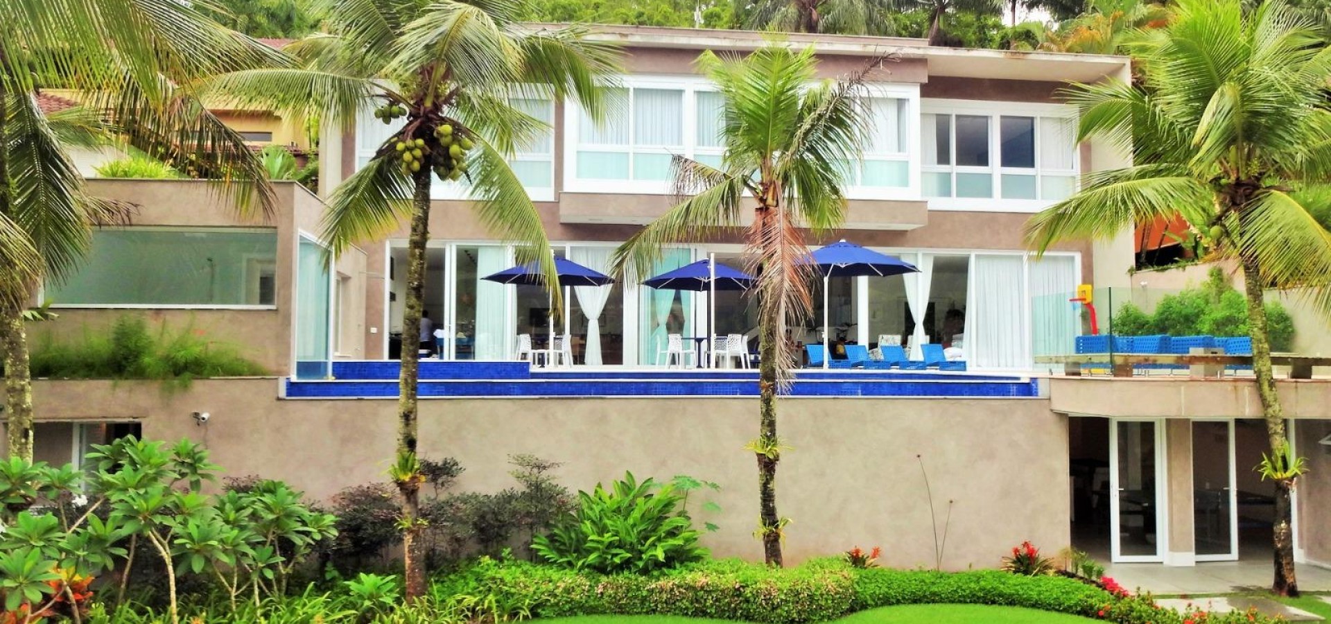 Casa Alto Padrão, Excelente Vaga Lancha