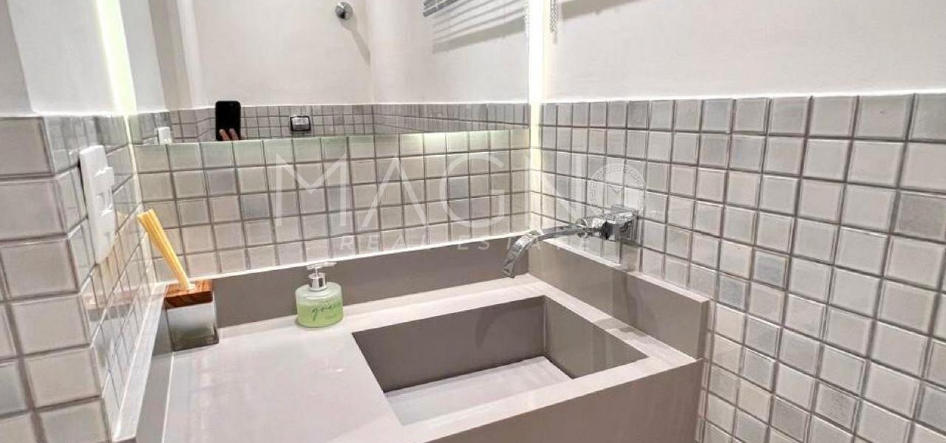 Apartamento com 3 Suítes no Jardim Oceânico