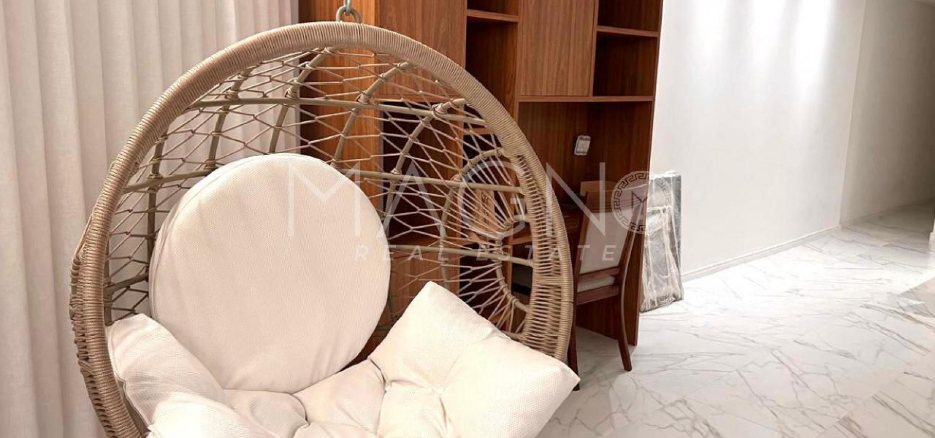 Apartamento com 3 Suítes no Jardim Oceânico