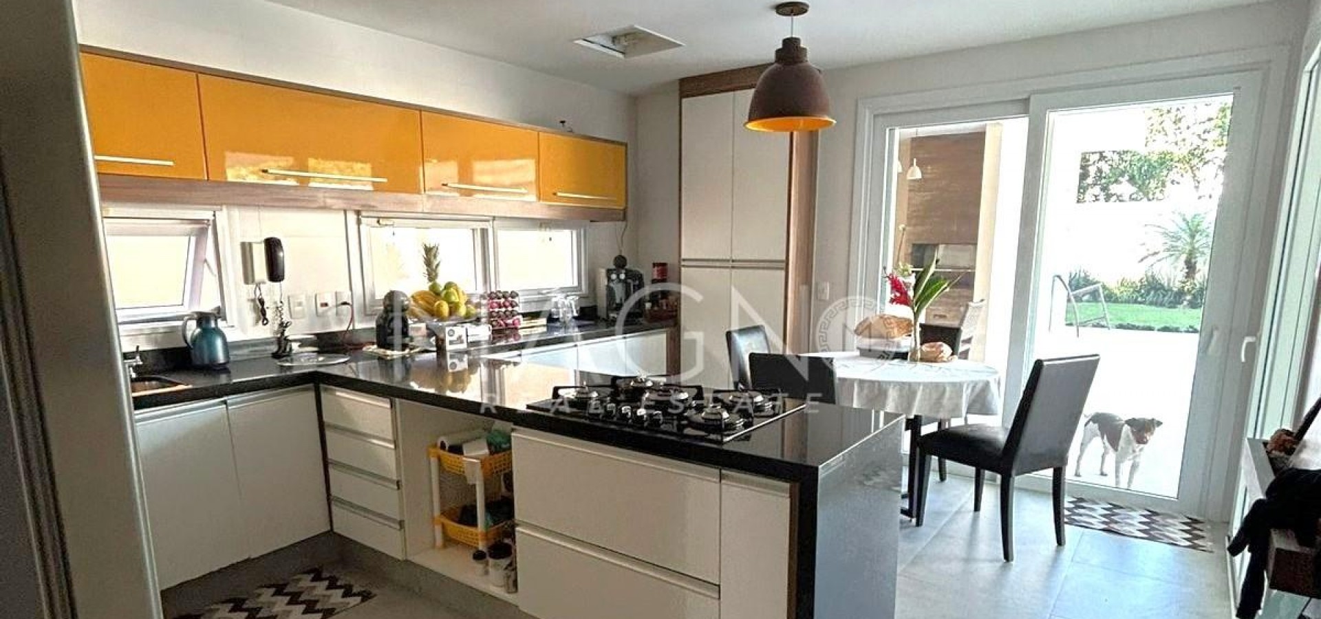 Casa de Luxo no Condomínio Maramar