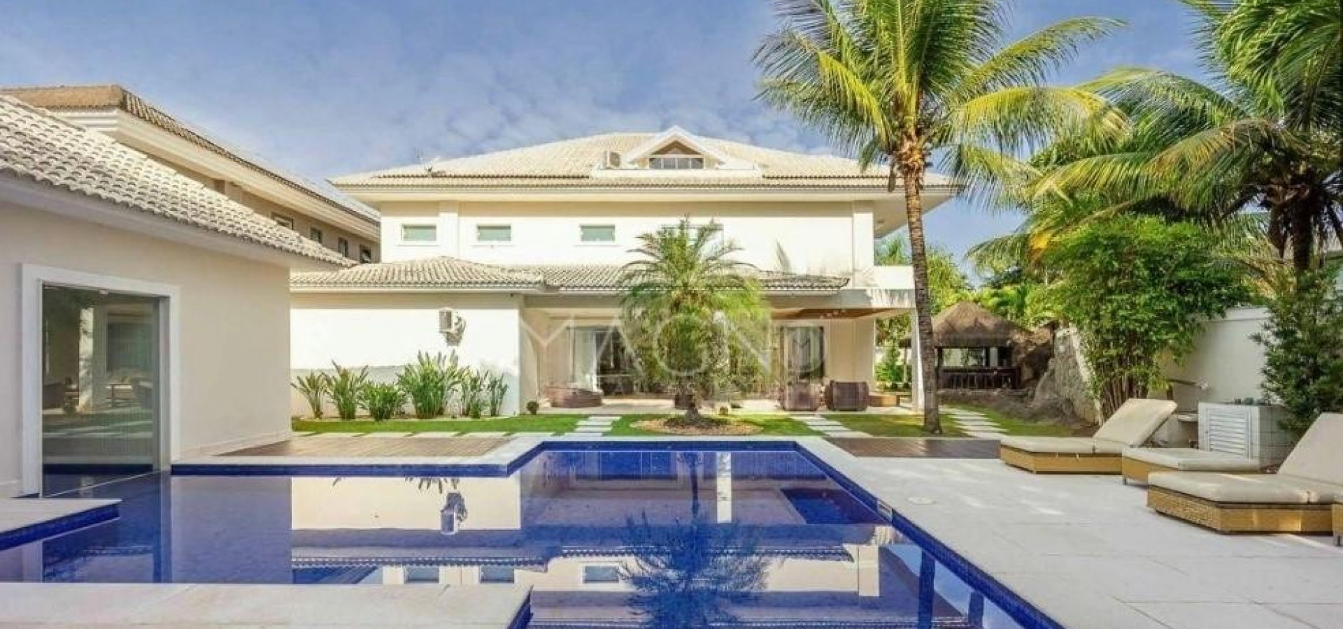 Casa com 4 Suítes no Quintas do Rio