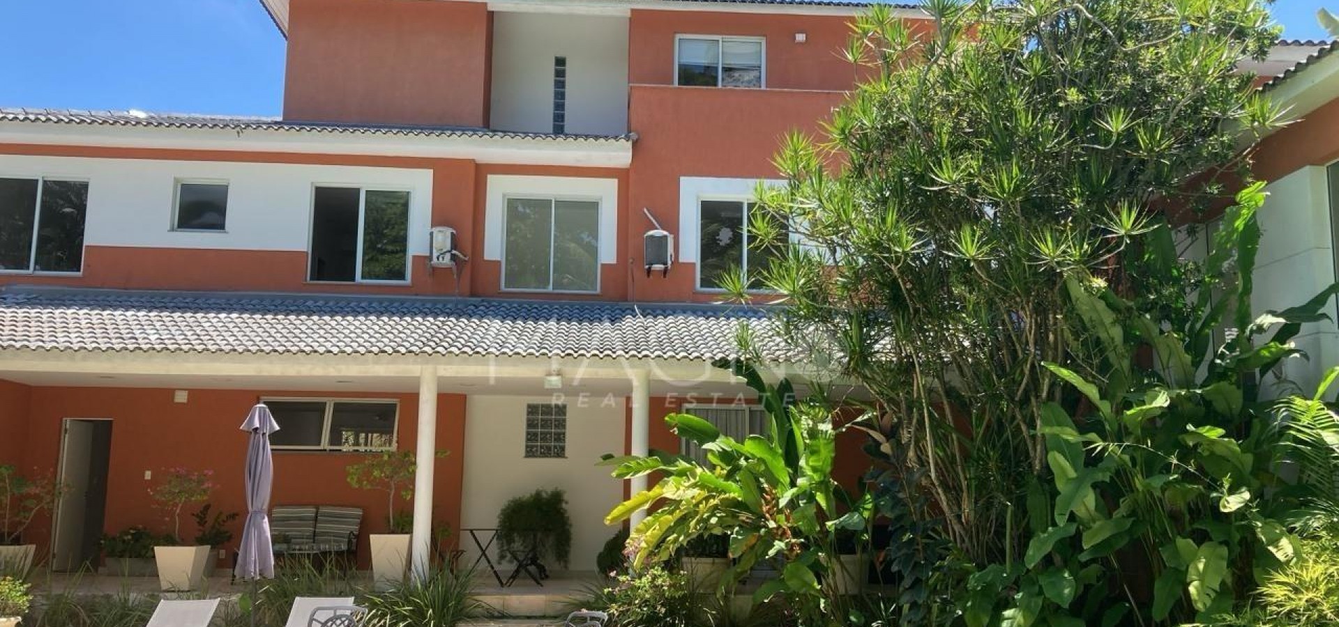 Casa no Jardim Ibiza 6 Suítes