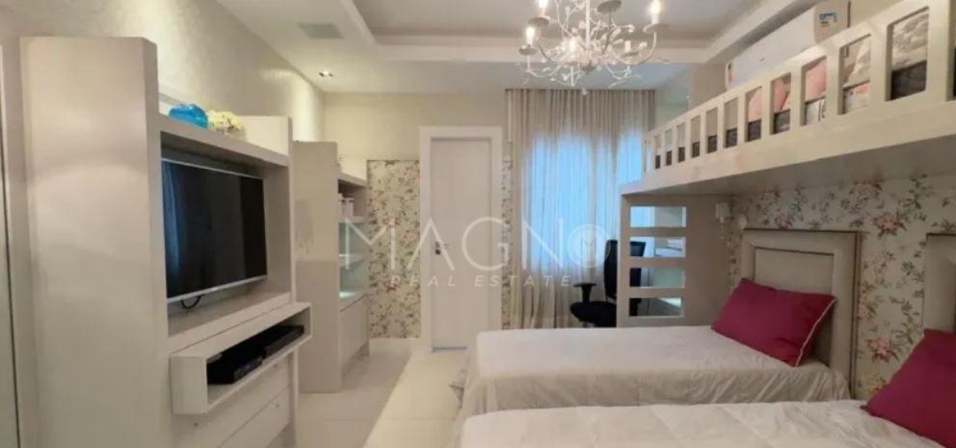 Casa na Barra da Tijuca com 5 Quartos
